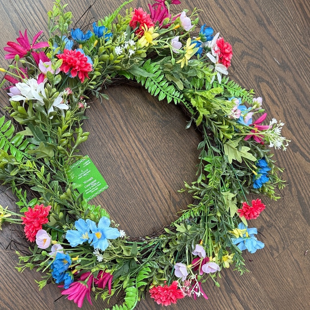 NEW spring wreath - Picture 3 of 4